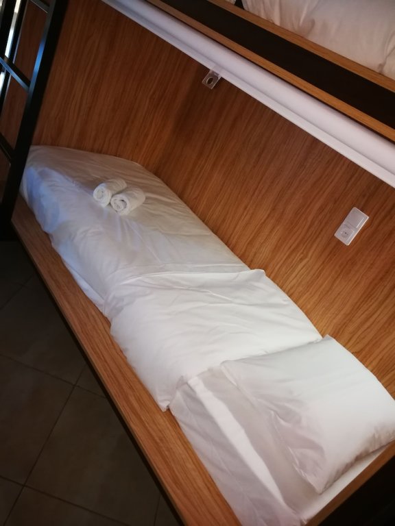 Санкт-Петербург: V&M Sleepbox Hostel