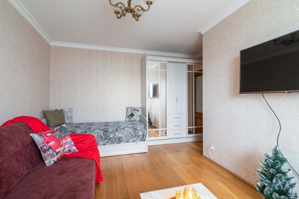 Москва: 2-х комнатная квартира на Довженко 6