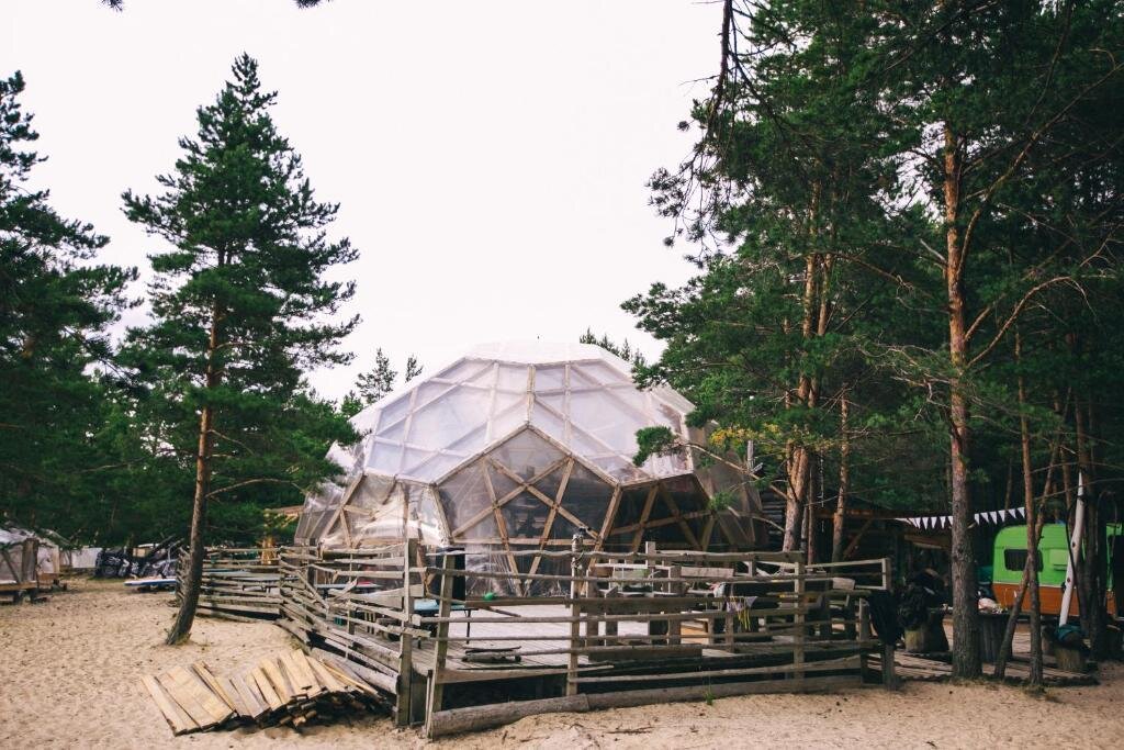 Сосновый Бор: Сёрф-станция Wind Hunters Station (Винд Хайнтерс Стейшен)