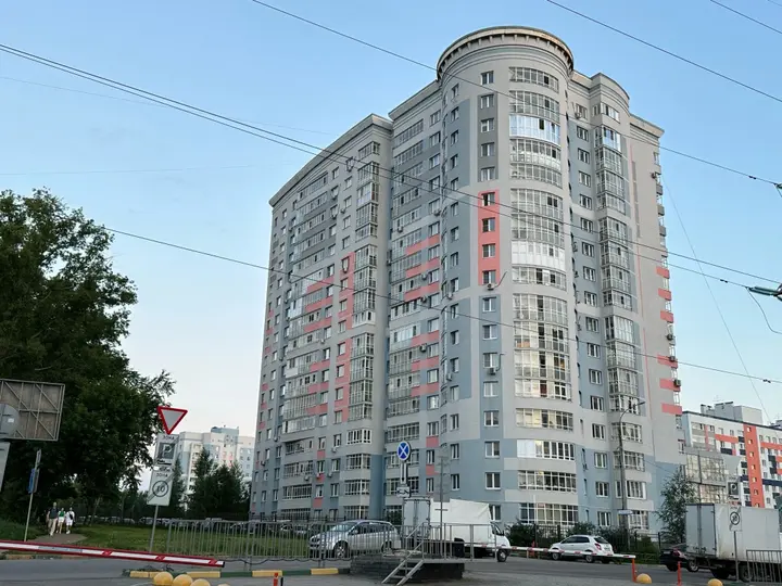 Нижний Новгород: Апартаменты Просторная 2-комнатная Квартира на Ул. Родионова