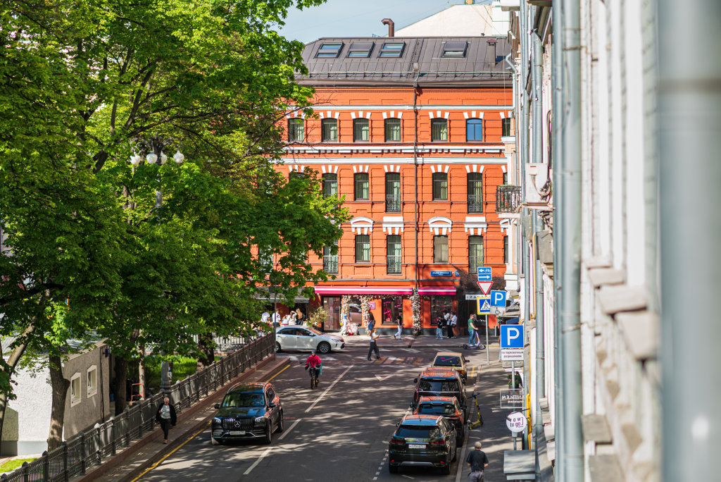 Москва: Apartments Фэн-шуй с видом на Патриаршие