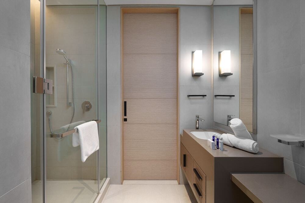 Дубай: Maison Privee - Lavish Apt w/ Stellar Ocean Views in Address JBR