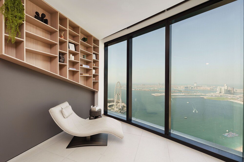 Дубай: Maison Privee - Lavish Apt w/ Stellar Ocean Views in Address JBR