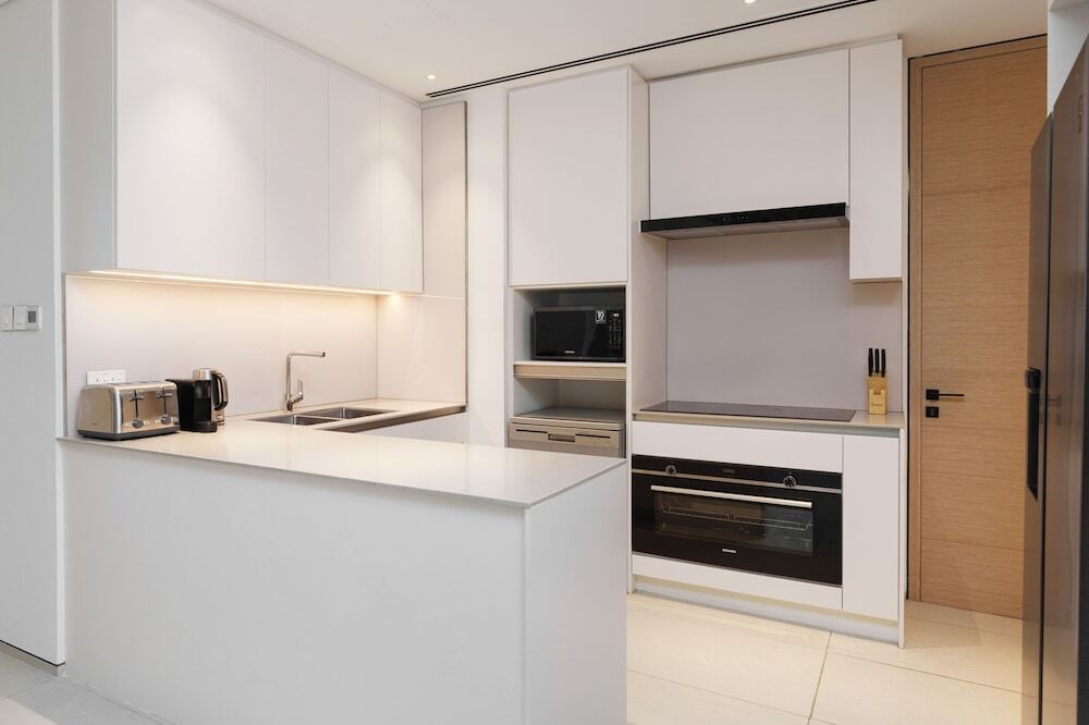 Дубай: Maison Privee - Lavish Apt w/ Stellar Ocean Views in Address JBR