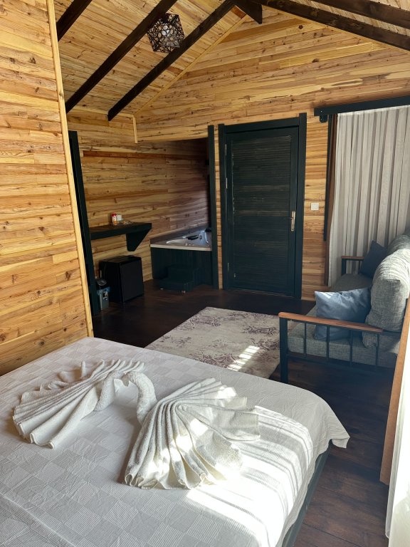 Фетхие: Частный дом Pine Village Bungalows Ölüdeniz