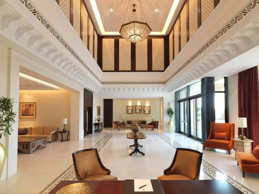 Абу-Даби: Bab Al Qasr Hotel & Residences