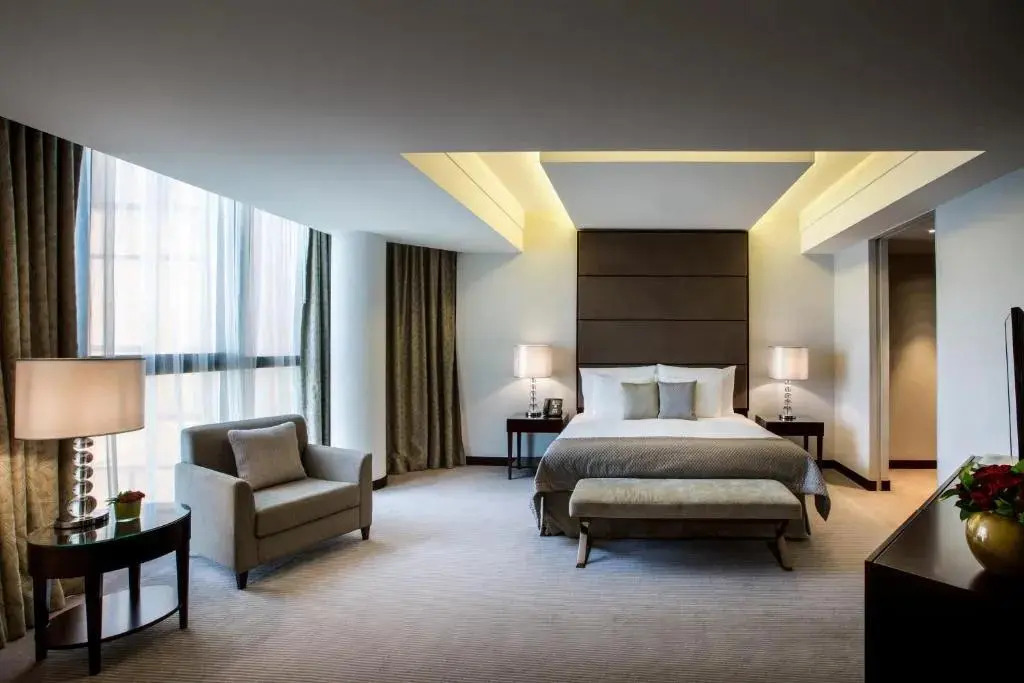 Абу-Даби: Bab Al Qasr Hotel & Residences