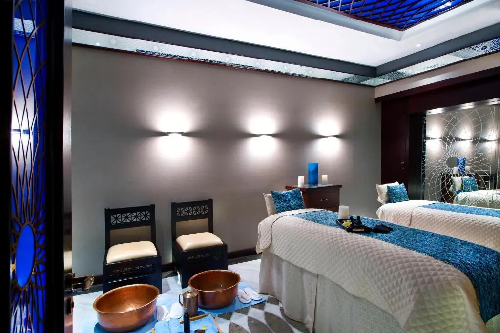 Абу-Даби: Bab Al Qasr Hotel & Residences