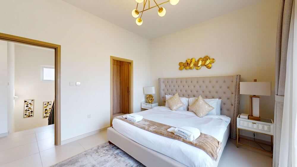 Дубай: Primestay -3br Villa With Private Garden