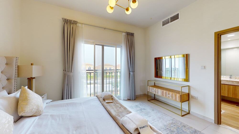Дубай: Primestay -3br Villa With Private Garden