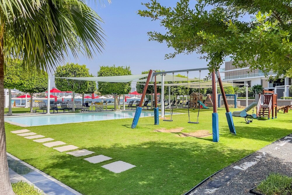 Дубай: Deluxe 2BR in The 8 on Palm Jumeirah