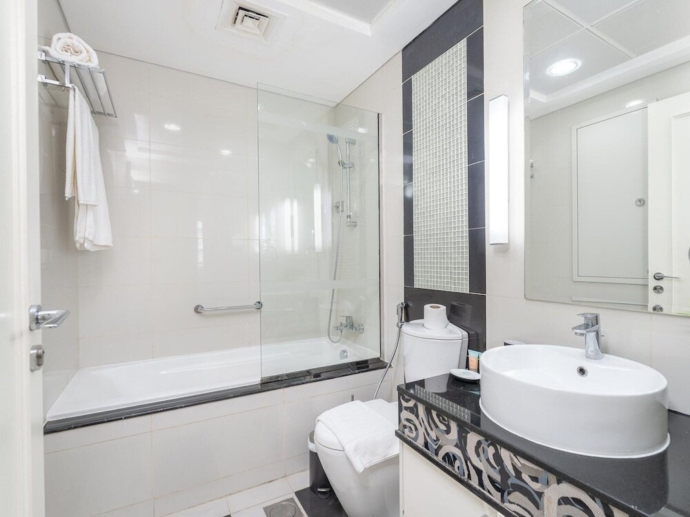 Дубай: Dlx 21st Flr 3BR Pool/gym Near Mall by Belvilla