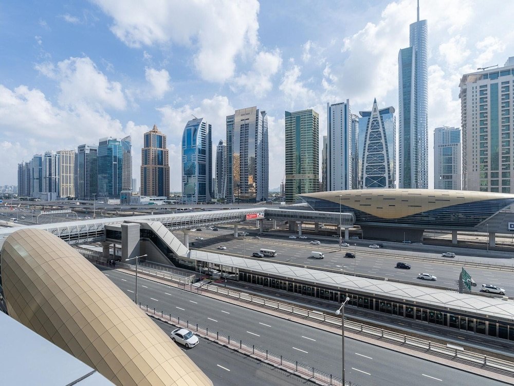 Дубай: 4bed Apt Dubai Marina Near JBR Pool by Belvilla