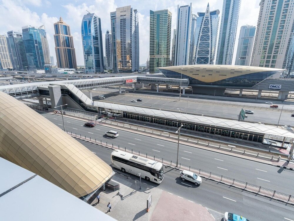 Дубай: 4bed Apt Dubai Marina Near JBR Pool by Belvilla