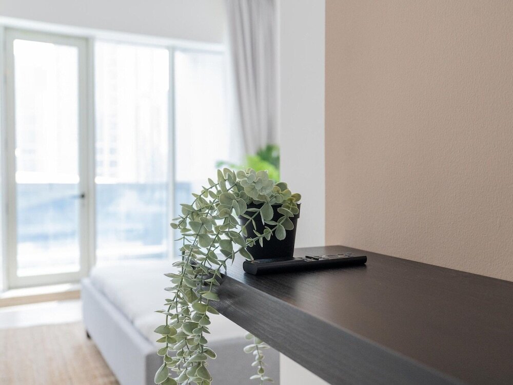 Дубай: 4bed Apt Dubai Marina Near JBR Pool by Belvilla