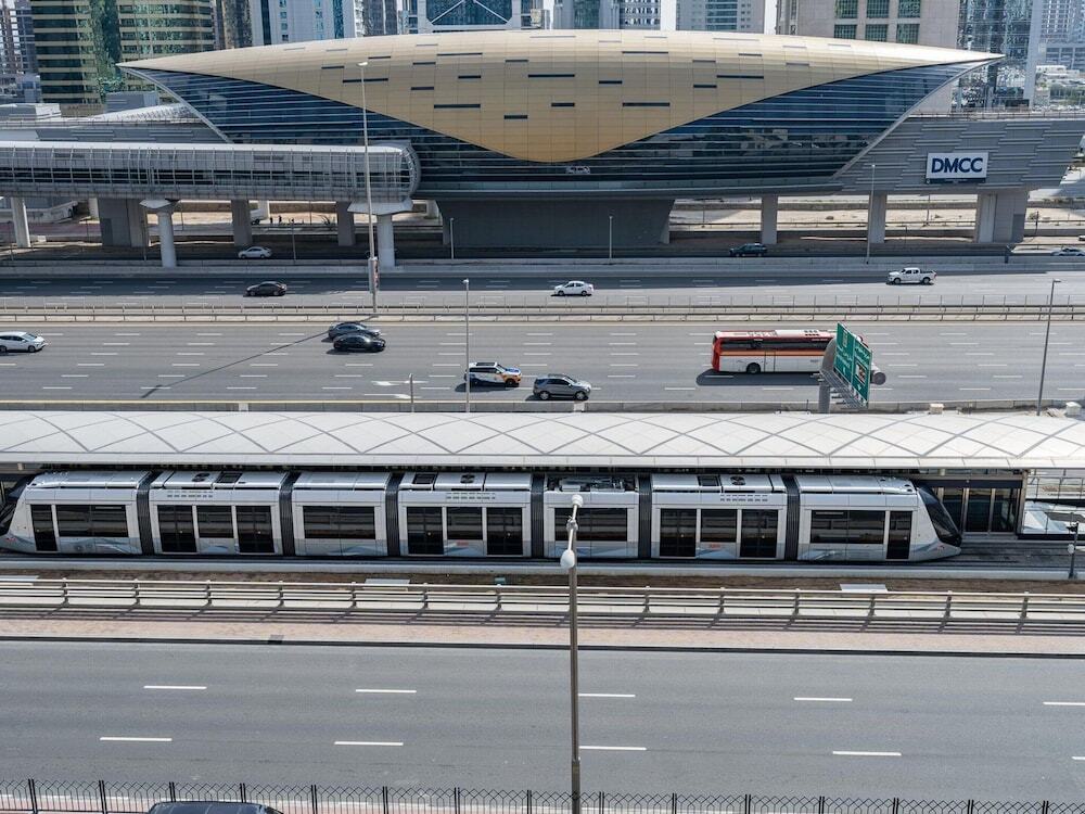 Дубай: 4bed Apt Dubai Marina Near JBR Pool by Belvilla