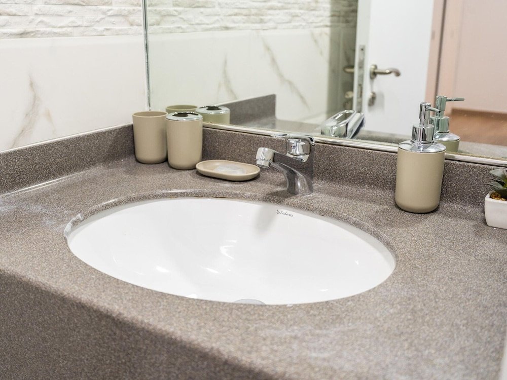 Дубай: 4bed Apt Dubai Marina Near JBR Pool by Belvilla
