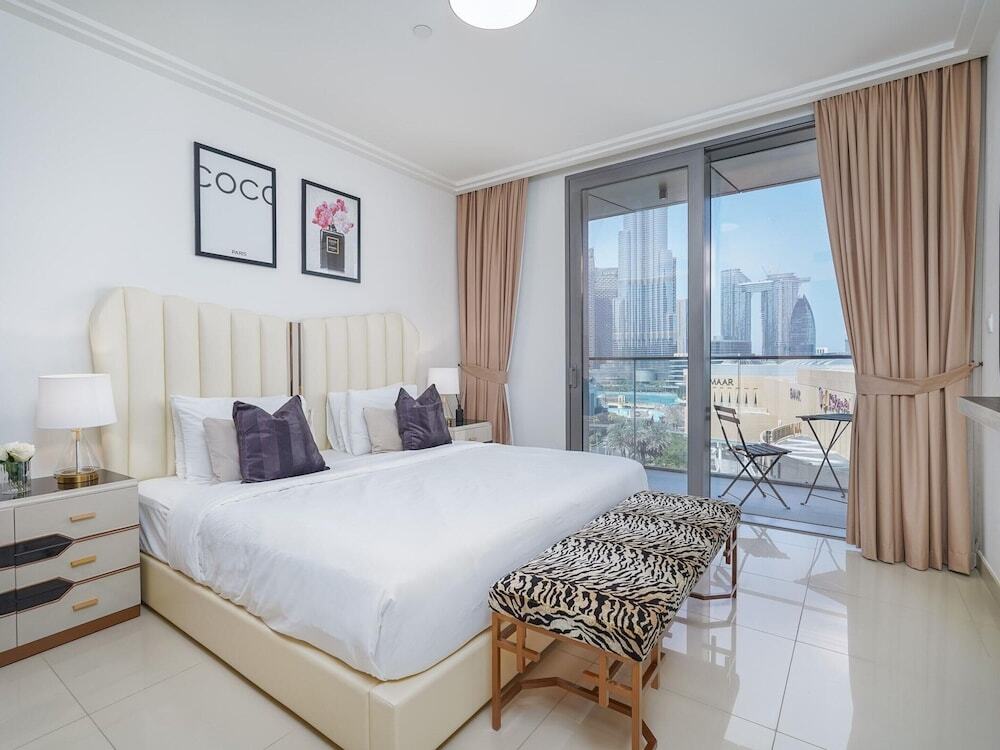 Дубай: Lux 1BR Apt Burj Khalifa View by Belvilla