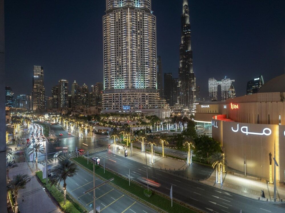 Дубай: Lux 1BR Apt Burj Khalifa View by Belvilla