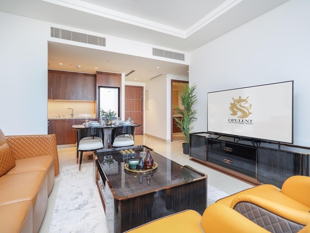 Дубай: Lux 1BR Apt Burj Khalifa View by Belvilla