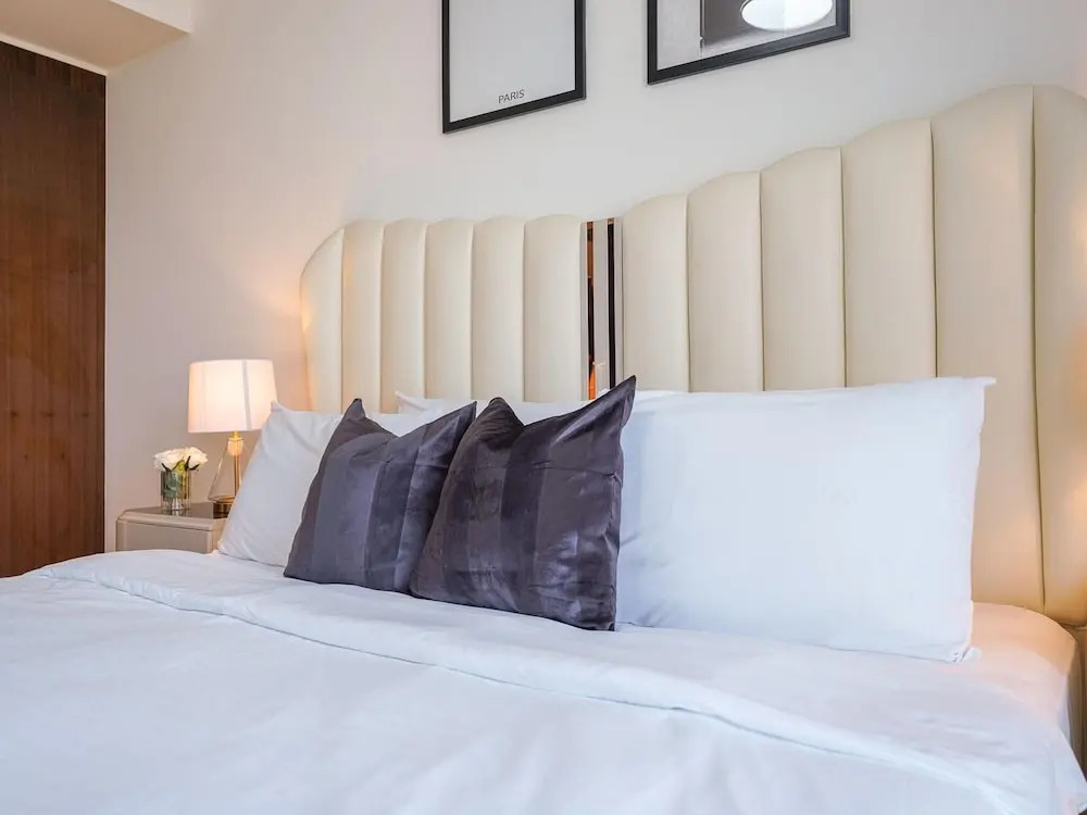 Дубай: Lux 1BR Apt Burj Khalifa View by Belvilla