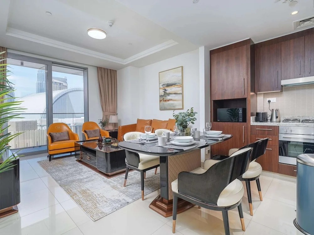Дубай: Lux 1BR Apt Burj Khalifa View by Belvilla