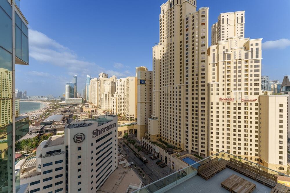 Дубай: Maison Privee - Stunning JBR Retreat w/ Partial Sea & Marina Views