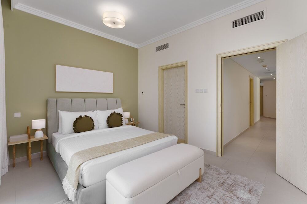 Дубай: Maison Privee - Stunning JBR Retreat w/ Partial Sea & Marina Views