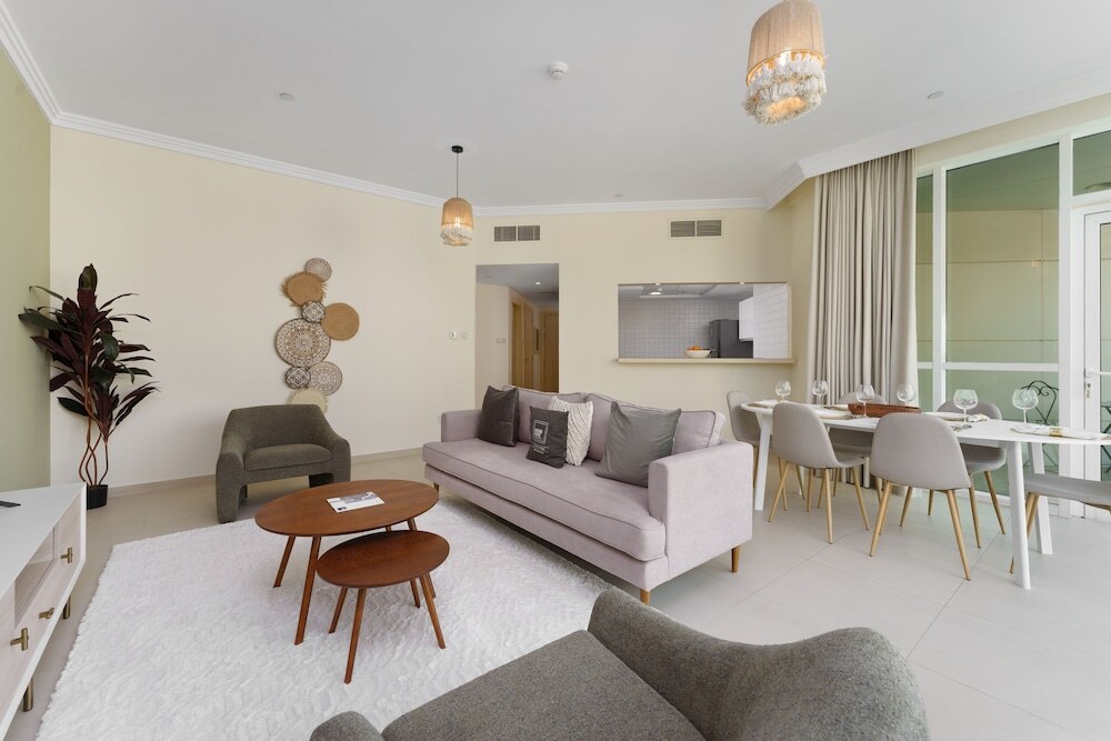 Дубай: Maison Privee - Stunning JBR Retreat w/ Partial Sea & Marina Views