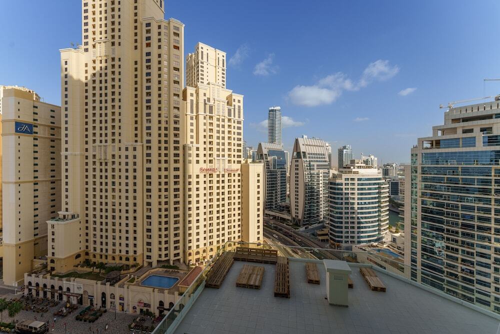 Дубай: Maison Privee - Stunning JBR Retreat w/ Partial Sea & Marina Views