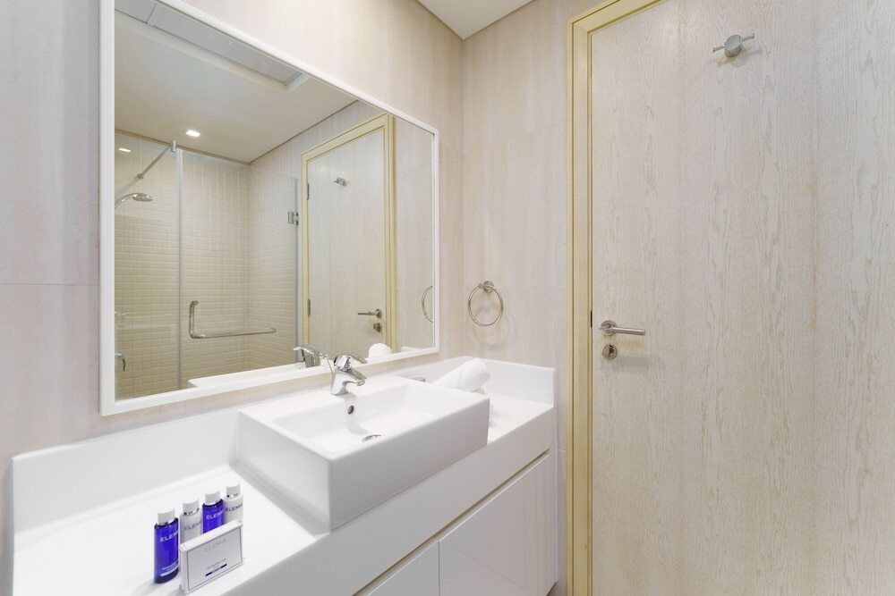 Дубай: Maison Privee - Stunning JBR Retreat w/ Partial Sea & Marina Views