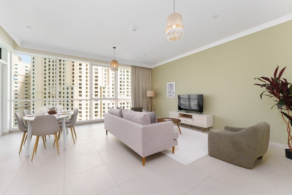 Дубай: Maison Privee - Stunning JBR Retreat w/ Partial Sea & Marina Views