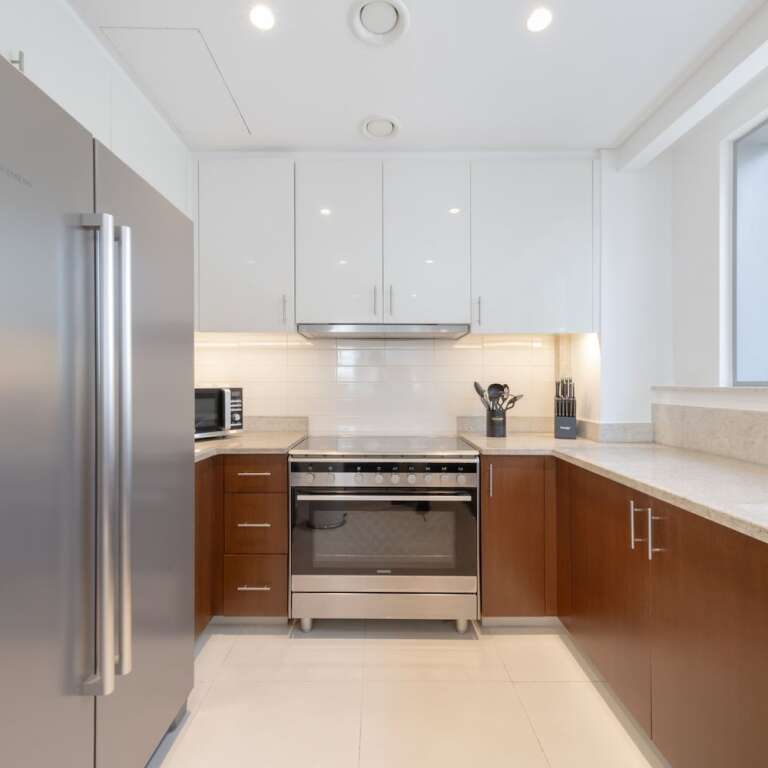 Дубай: DXB - Blvd Crescent T1 - 2401 - DT