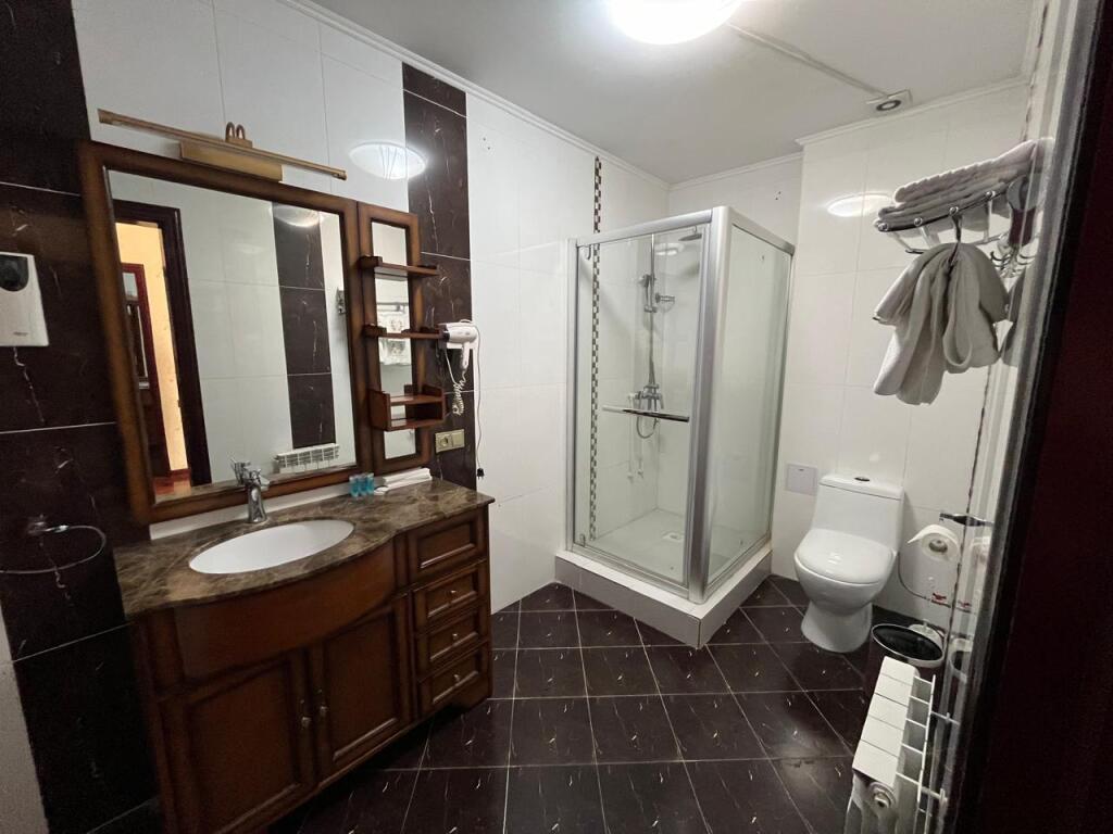 Тараз: Отель Luxurious