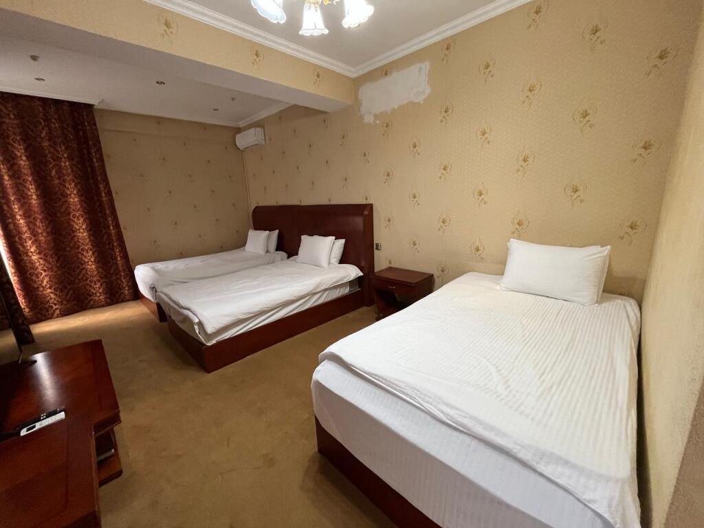Тараз: Отель Luxurious