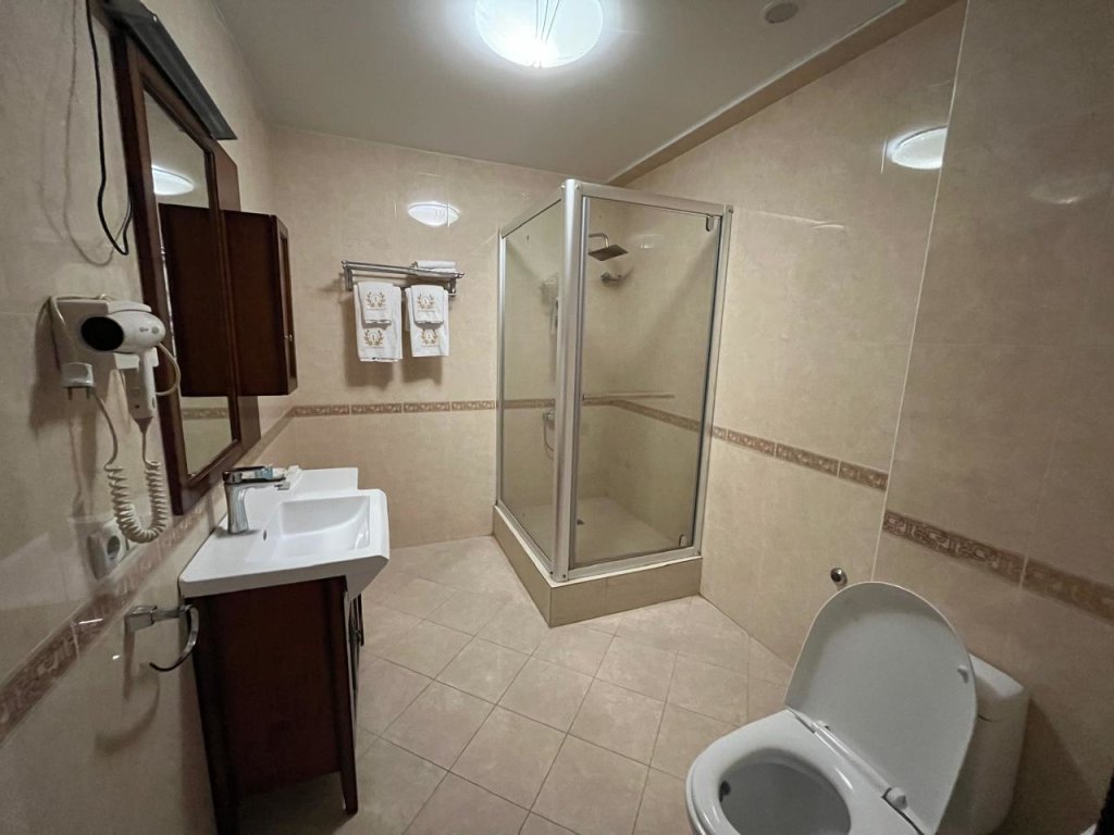 Тараз: Отель Luxurious