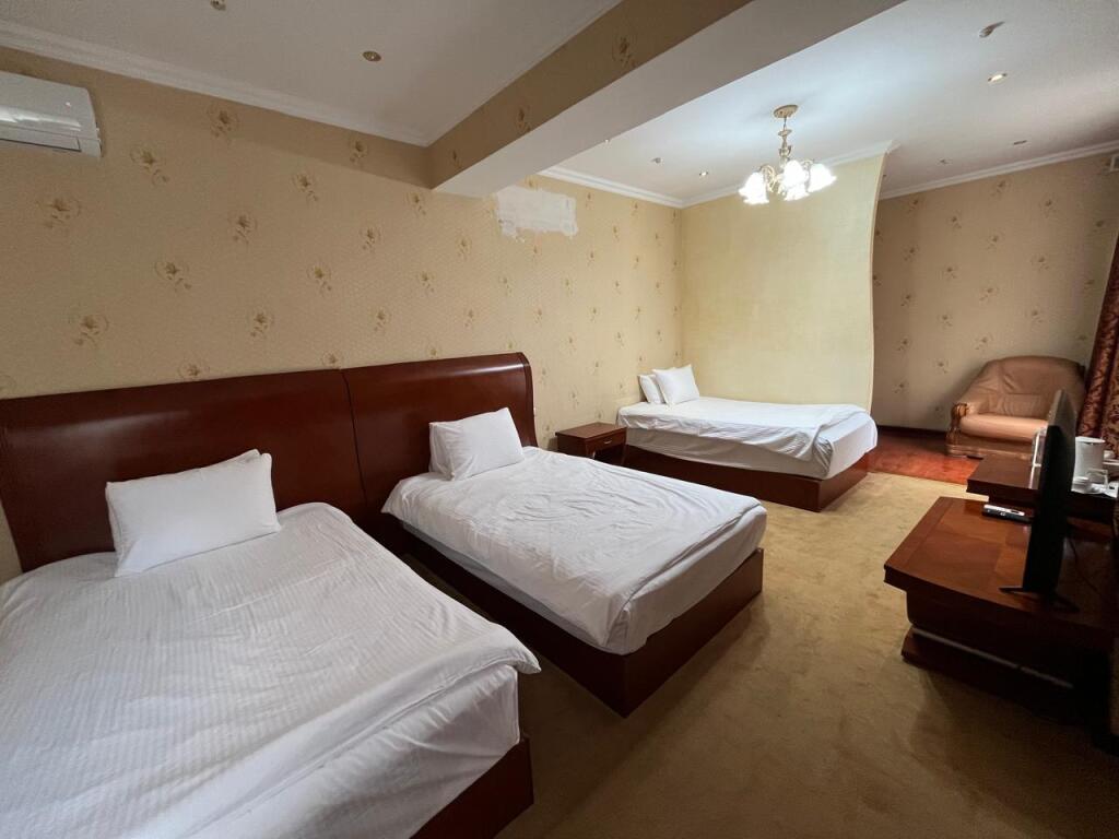 Тараз: Отель Luxurious