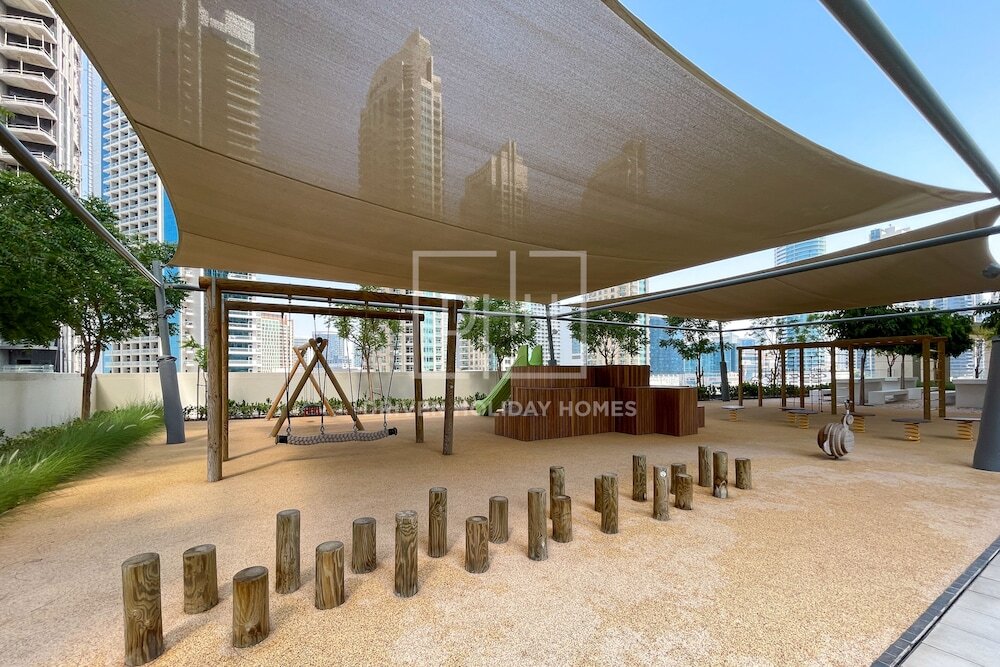 Дубай: DHH Burj Royale Downtown Dubai