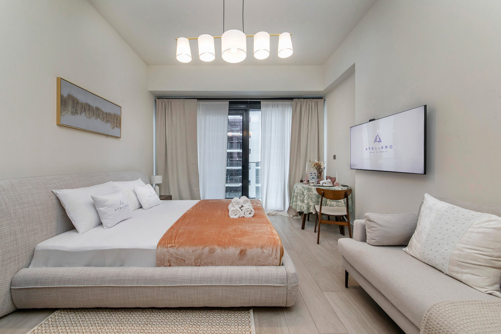 Дубай: Апартаменты Lovely Studios at Azizi Riviera