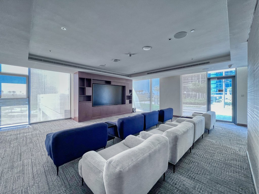 Дубай: Апартаменты Bright 2BR, Top tower Creek Rise