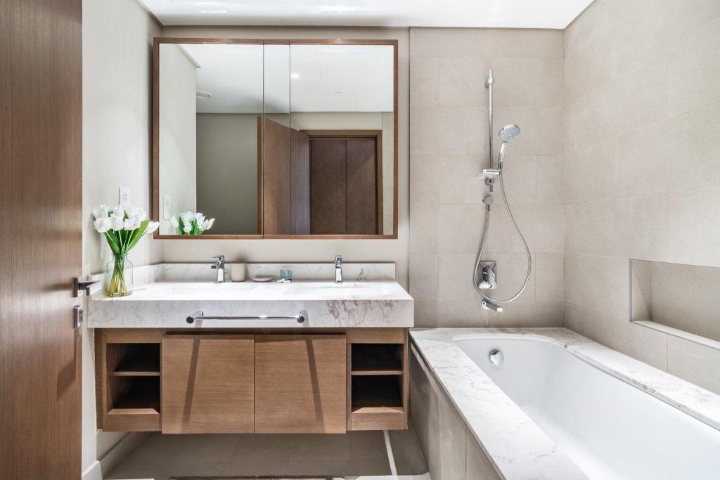 Дубай: Апартаменты Bright 2BR, Top tower Creek Rise