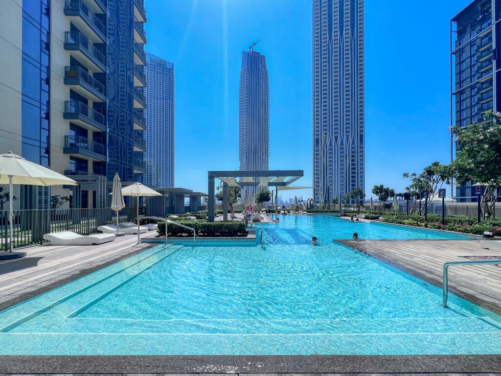 Дубай: Апартаменты Bright 2BR, Top tower Creek Rise