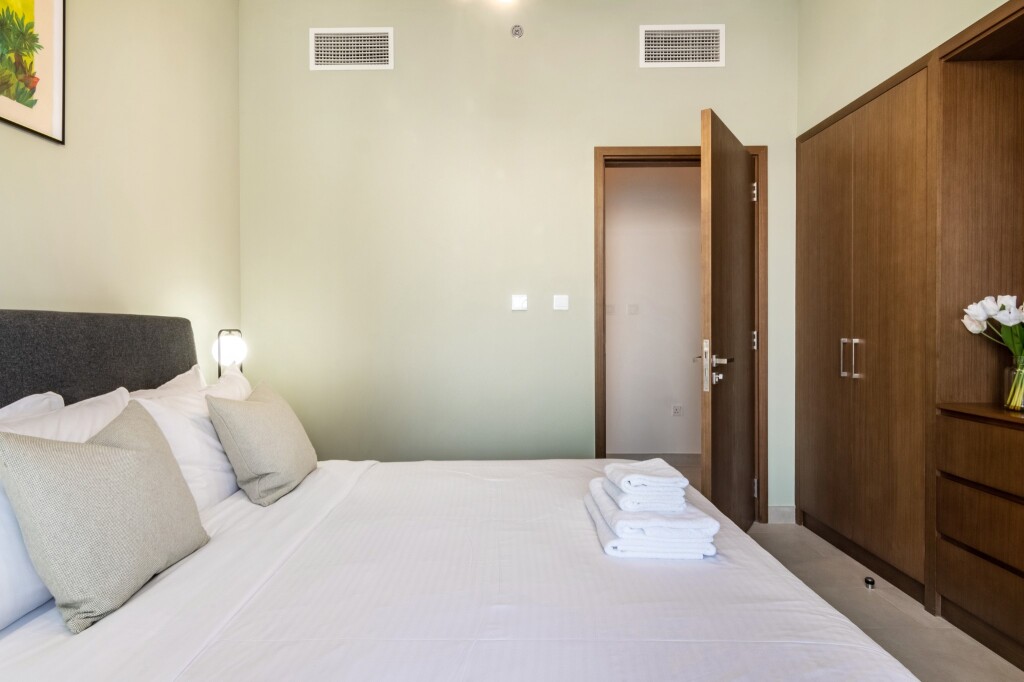 Дубай: Апартаменты Bright 2BR, Top tower Creek Rise
