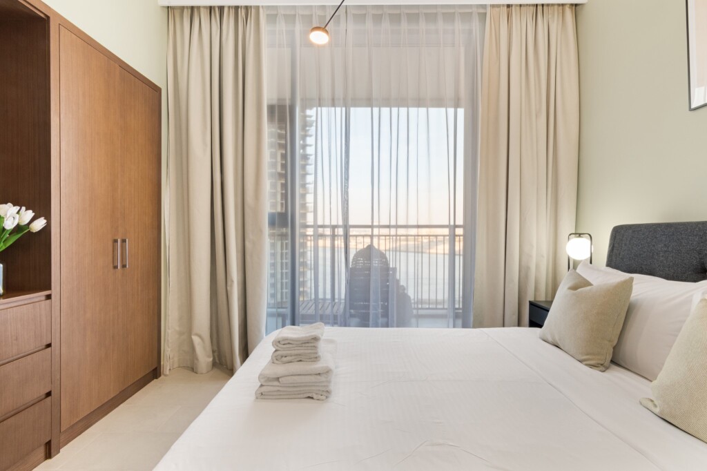 Дубай: Апартаменты Bright 2BR, Top tower Creek Rise