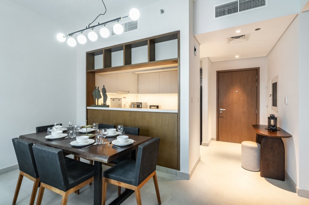 Дубай: Апартаменты Bright 2BR, Top tower Creek Rise
