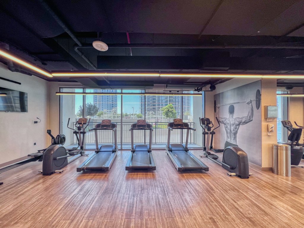 Дубай: Апартаменты Bright 2BR, Top tower Creek Rise