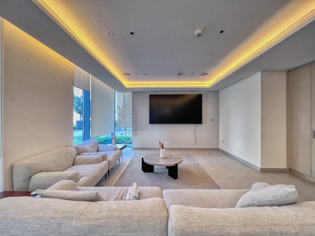 Дубай: Апартаменты Bright 2BR, Top tower Creek Rise