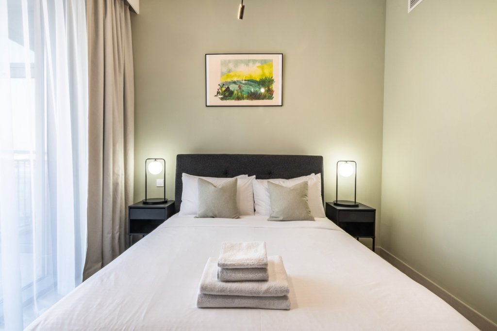 Дубай: Апартаменты Bright 2BR, Top tower Creek Rise