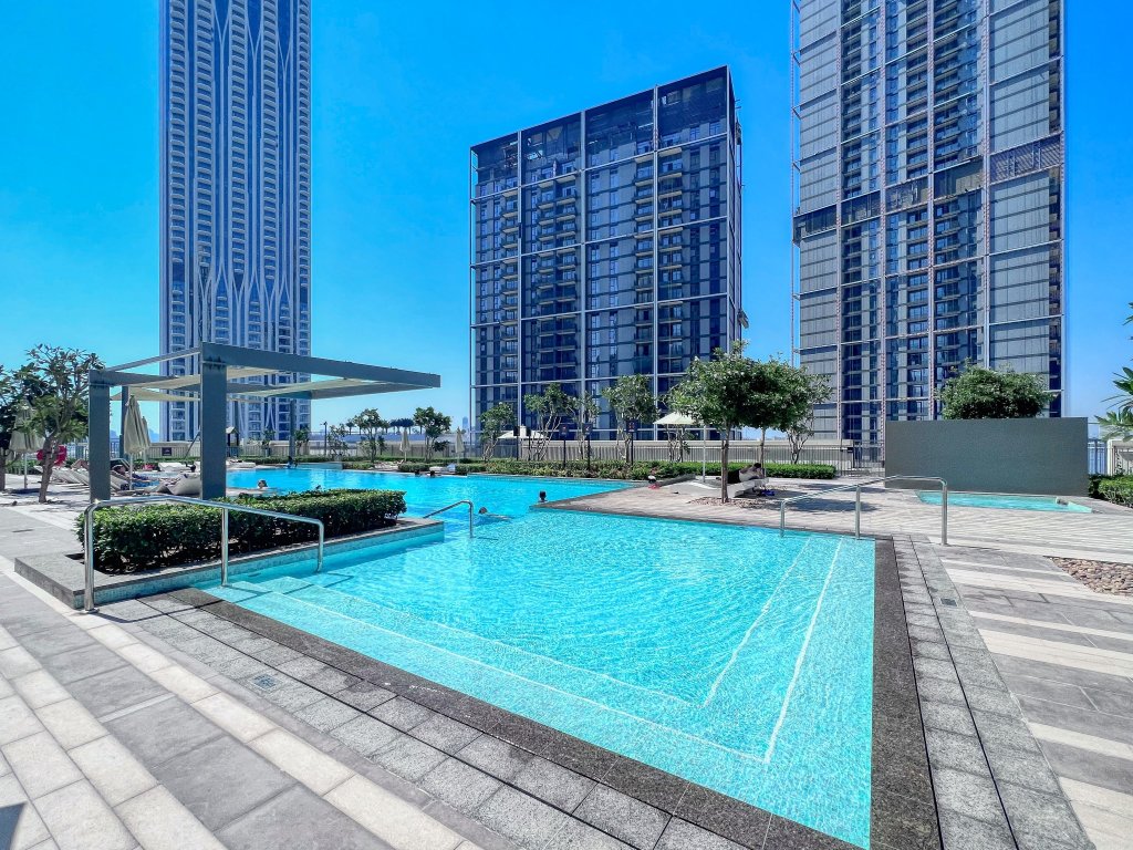 Дубай: Апартаменты Bright 2BR, Top tower Creek Rise