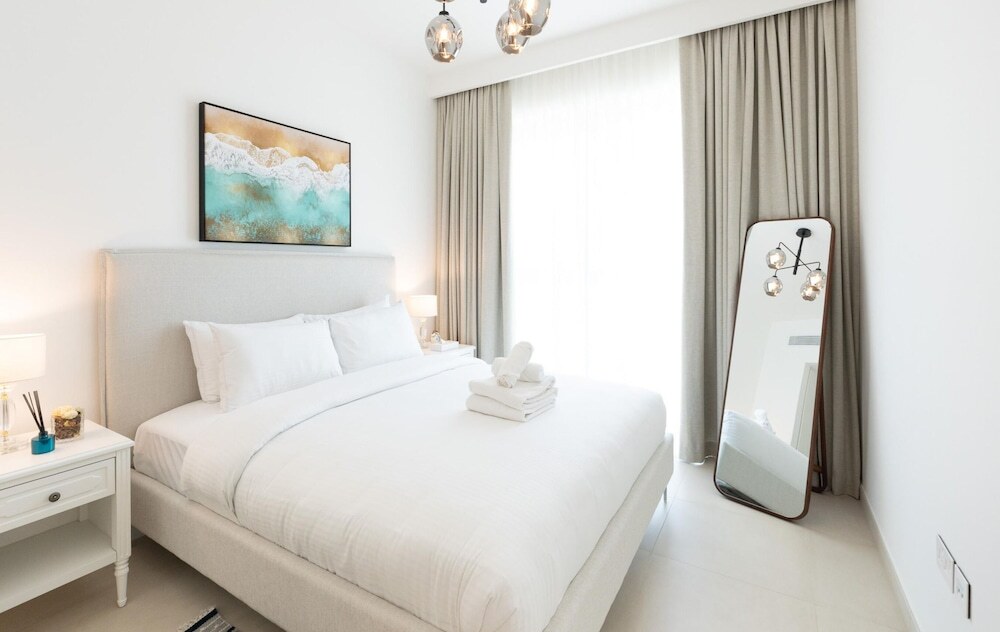 Дубай: Elegant 1BR Apt Steps Away From Dubai Mall